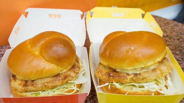 【期間限定！】マクドナルドのチキンタツタとチキンタルタを食べ比べてみたぞ！