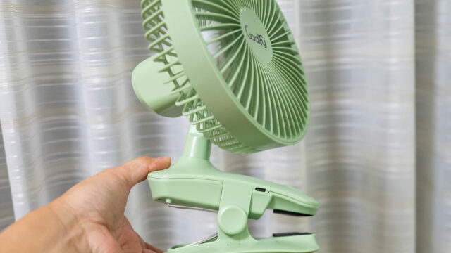 ハンディファンより少し大きめだけど風量強めの充電式扇風機がかなり良いぞ！